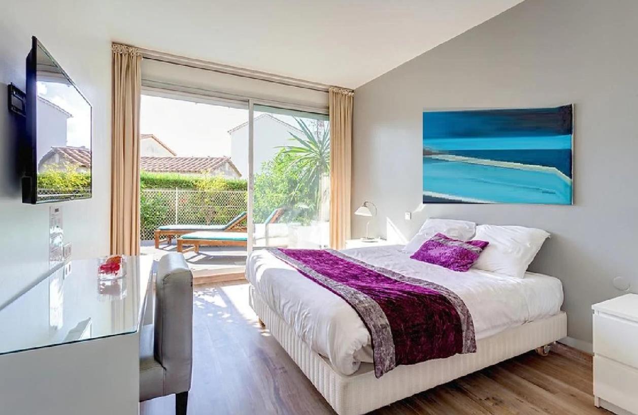 Hotel Sable Et Soleil - Port, Plage Et Jacuzzi Prive Fréjus Kültér fotó