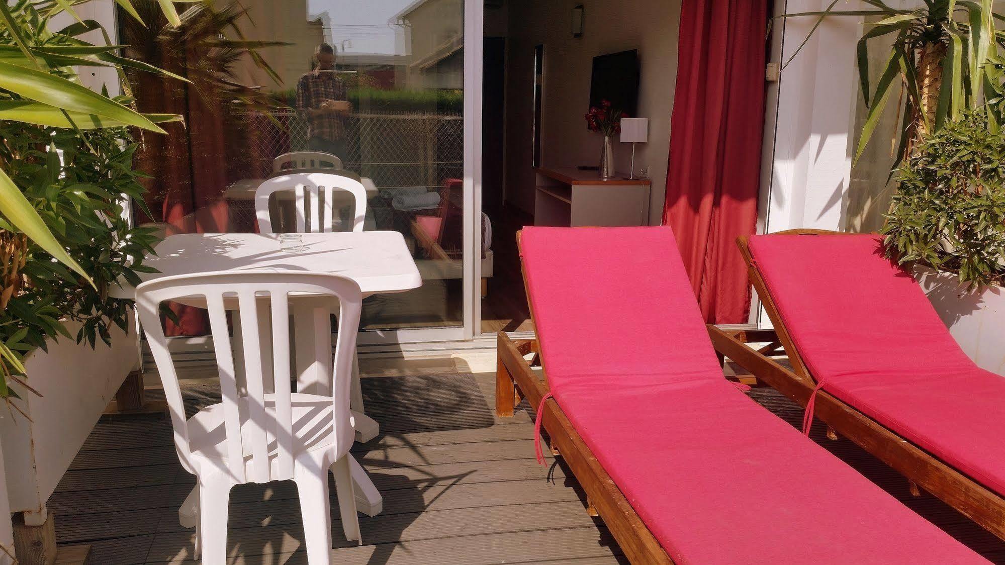 Hotel Sable Et Soleil - Port, Plage Et Jacuzzi Prive Fréjus Kültér fotó