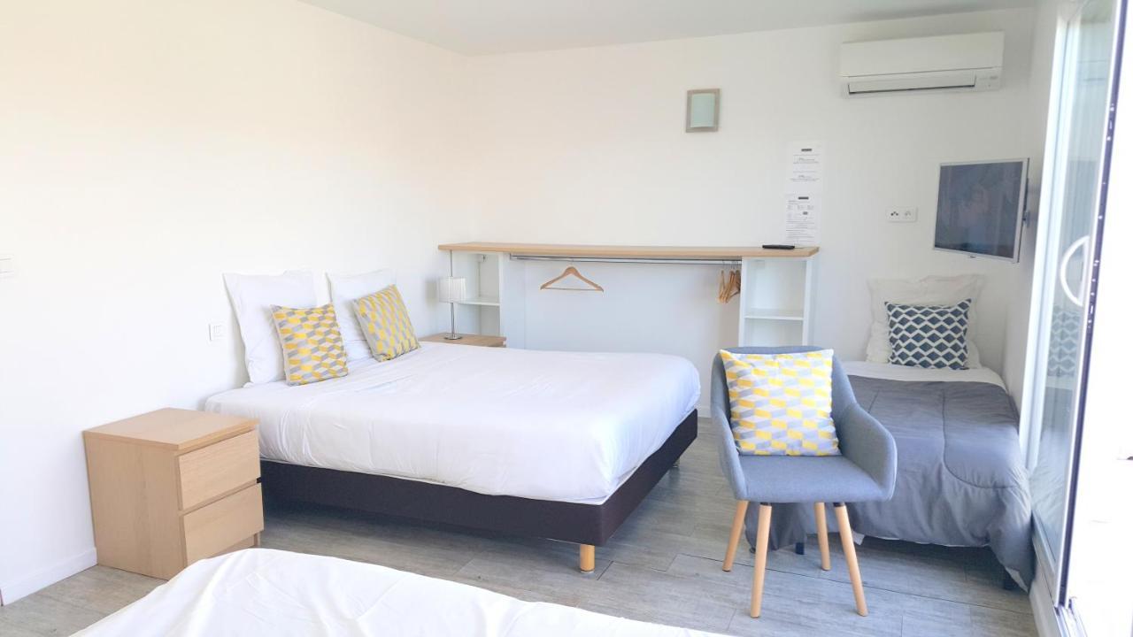 Hotel Sable Et Soleil - Port, Plage Et Jacuzzi Prive Fréjus Kültér fotó